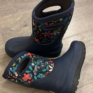 BOGS girls Floral Navy  Boots